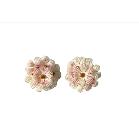 Vintage PINK & White FLOWER Clip On Earrings - Tropical Clip Earrings - Picture 3 of 5